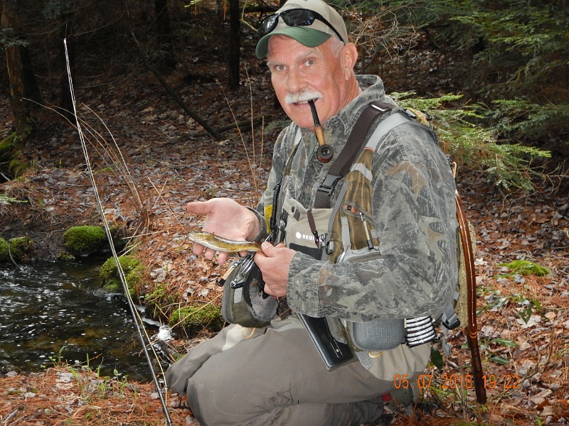 DSCN3163.jpg - Here is Mike with the fish.  The biggest of the two days we fished together.