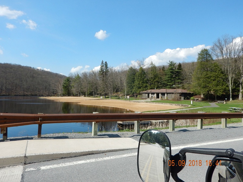 DSCN3200.jpg - Just the day before I saw a Bald Eagle flying close to the water around the dock....too cool.