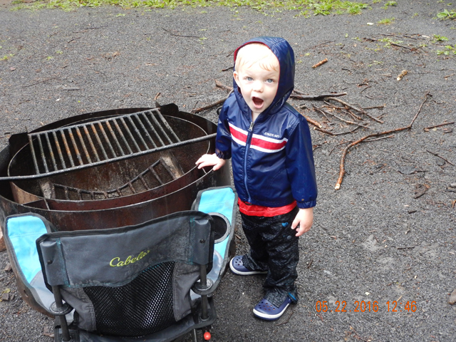 DSCN1295.jpg -                                "I don't care if it's wet, I want a fire!"