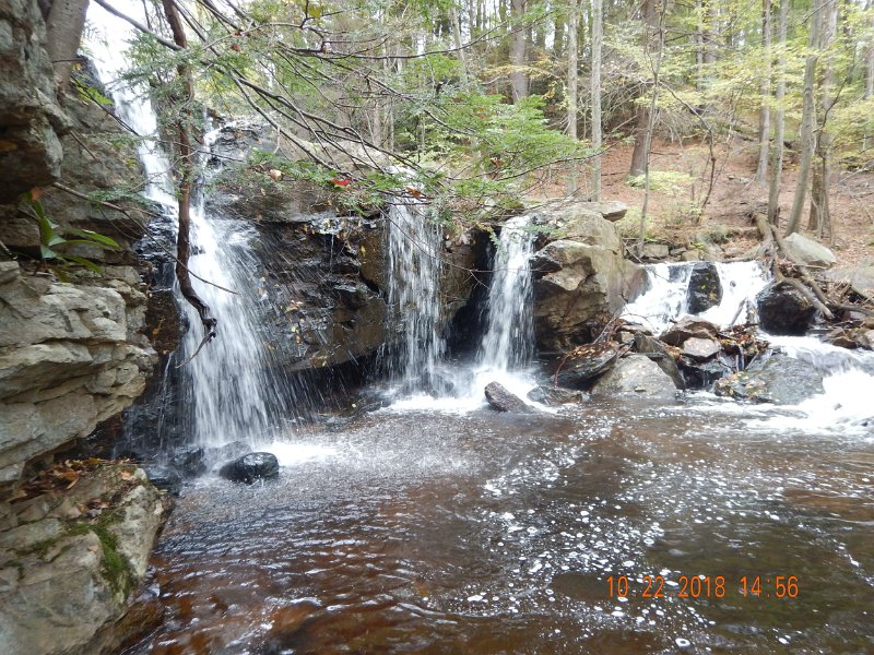 $HickoryRun028$.jpg - Usually only one or two of the falls have water.  Today all 6 were flowing.