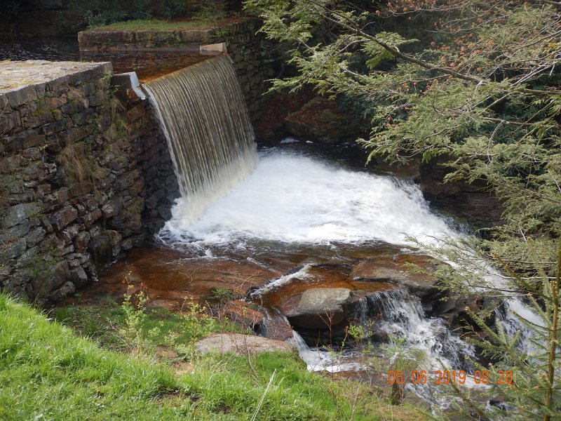 DSCN4162.JPG - Water coming over Saylorsville Dam.