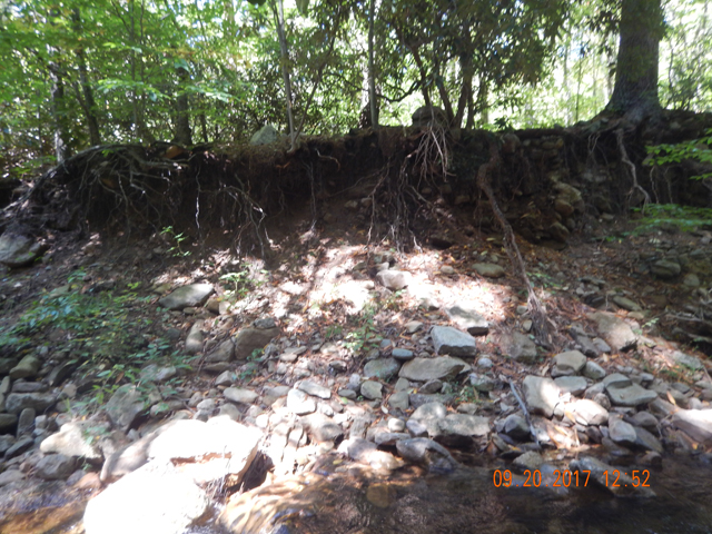 DSCN2689.jpg -                                This is a photo of both sides of the stream.  No crawling out of this location.