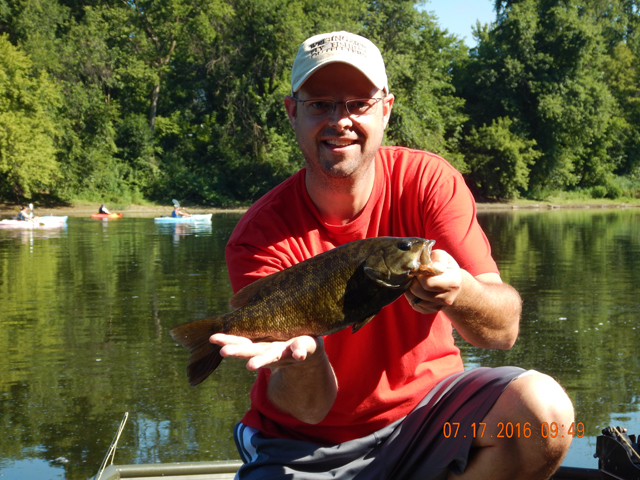 DSCN1554.jpg -                                Another pic...same fish.