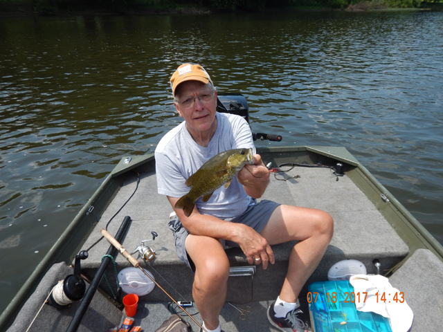 DSCN2214.jpg -                                Yeah, this was a nicer fish.
