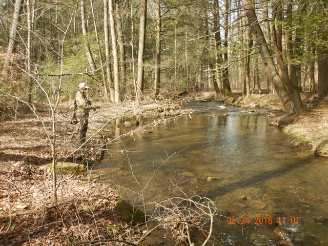 DSCN0881.jpg -                                Ed started fishing the same spot with nymphs.