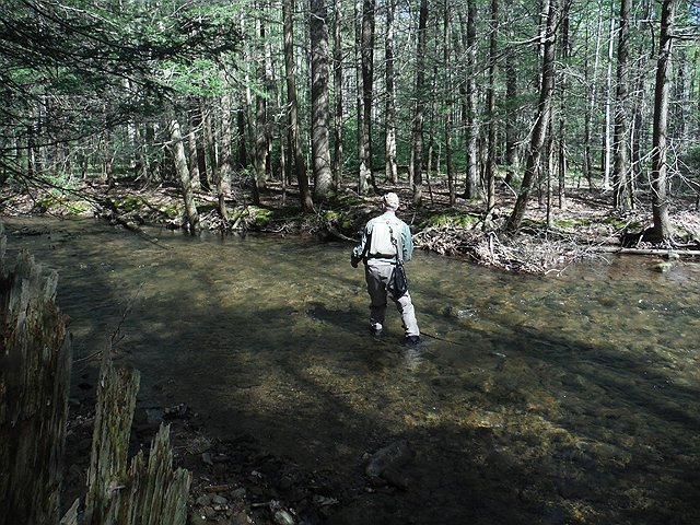 DSCF9594.jpg - Yep, me again...still working to get a fish.