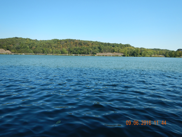 DSCN1661.jpg -       At one point, the lake had small white caps.                         
