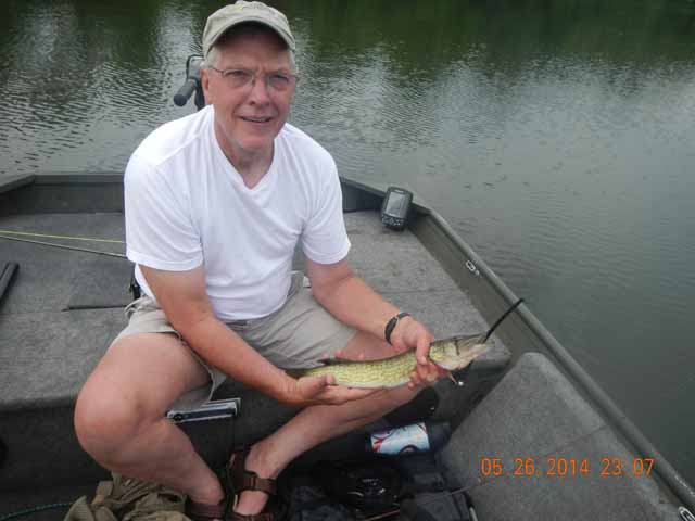 DSCN1007.jpg -                                Hoped this would be a juvenile Musky but nope, alas, it is a chain pickerel.