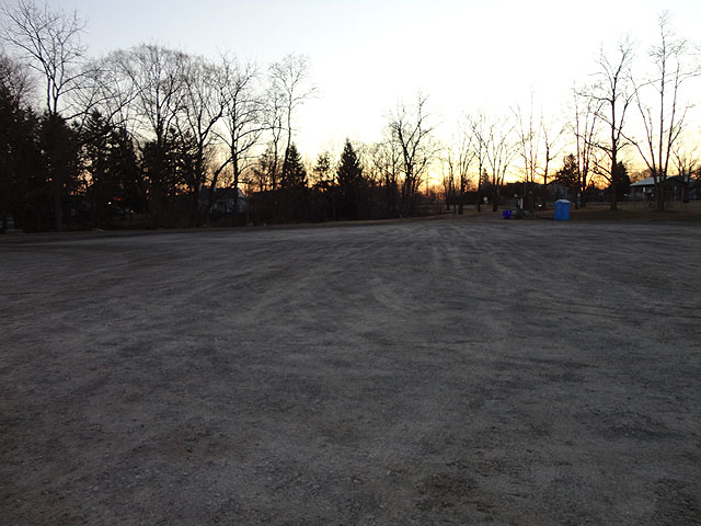 DSC00530.jpg - Never saw the parking lot this empty!                               