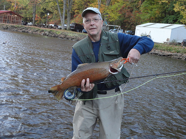 DSC00355.jpg -                                Me with a  Brown