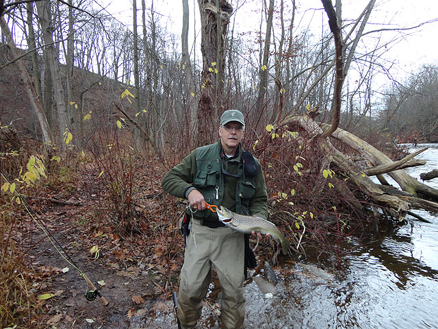 DSC00409.jpg - Me with a nice Brown                               