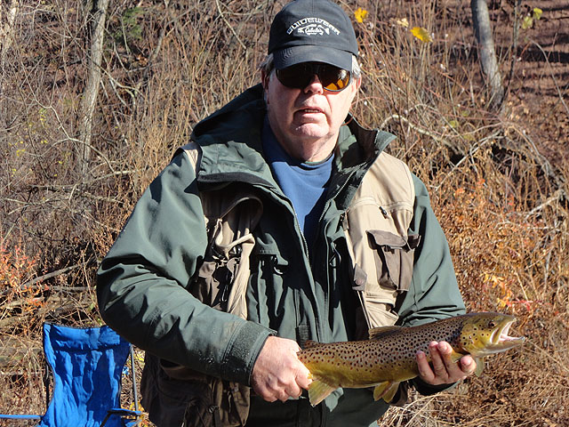 DSC00440.jpg -                                Dave with a colorful Brown