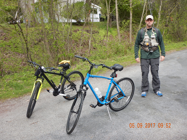 DSCN1990.jpg - As we start our journey on the D&L Rails and Trails.  Was about a 3 mile one way trip to Sandy Run.                               
