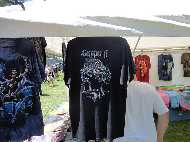 DSC00950.jpg -                                A shirt for Lou....maybe not.