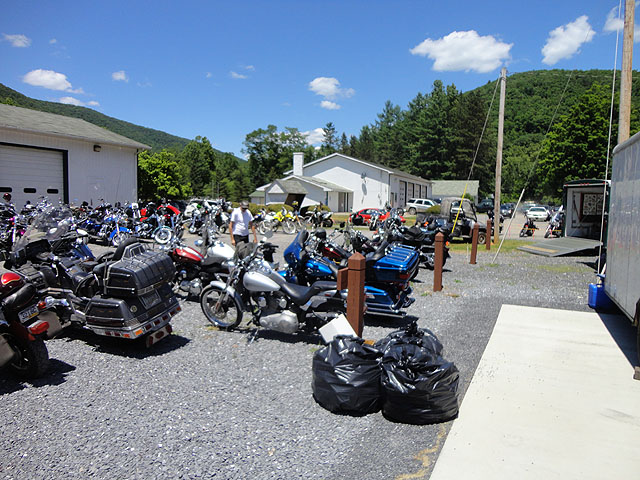 DSC00953.jpg - and more bikes                               