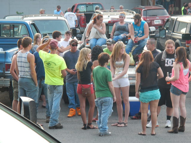 DSCN0236.jpg -                                Like I said, people watching!