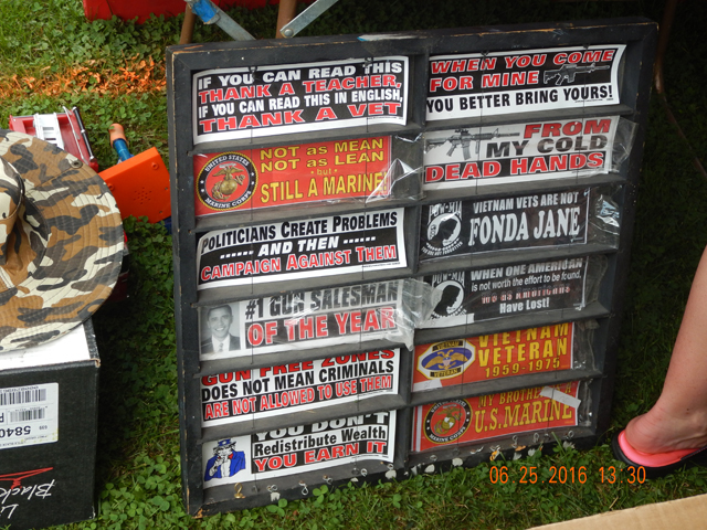DSCN1470.jpg -              Gotta love some of them.                  