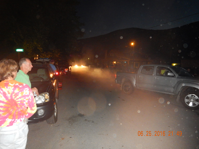 DSCN1495.jpg -                      And the trucks continued to smoke the rear wheels.          