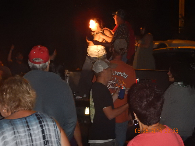 DSCN1511.jpg -                           Whoops, theres a boob for the crowd!     